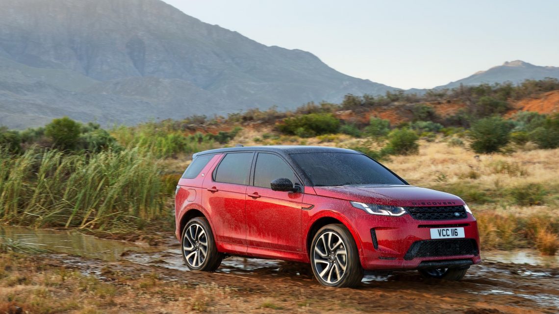 Land Rover predstavil faceliftovaný Discovery Sport, ktorý dostane mild-hybridný pohon a nový interiér.