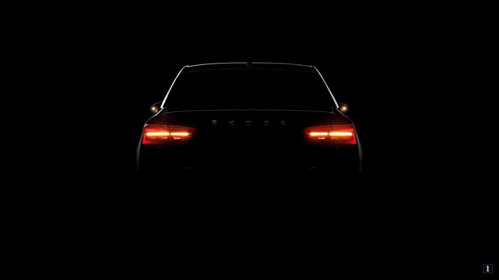 Aktualizovaná Škoda Superb dostane nové svetlá LED Crystal Lighting.
