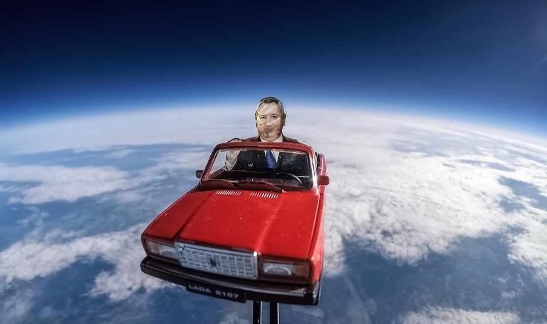 Dmitrij Rogozin letel na Lade do vesmíru.