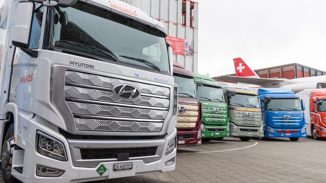 Flotila vodíkových nákladných vozidiel Hyundai Xcient prekonala milión kilometrov.