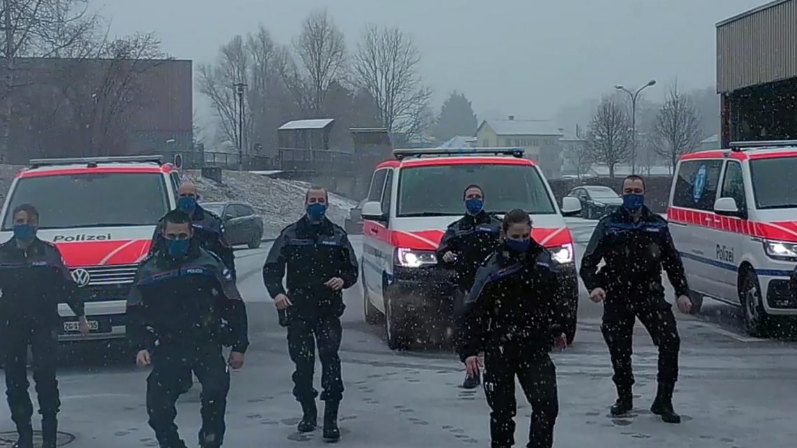 Zugska polícia natočila tanečné video.