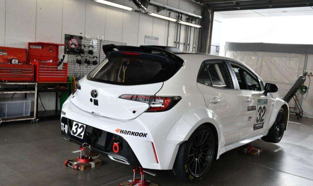 Toyota predstavila športové vozidlo, ktoré spaľuje vodík.