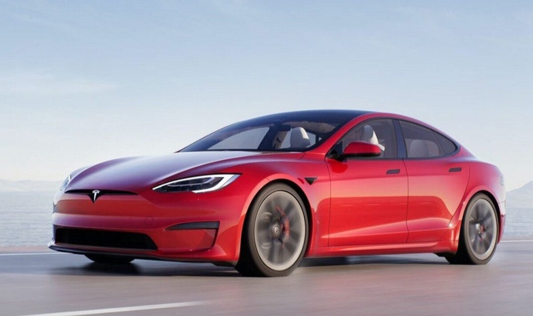 Tesla predstavila najrýchlejší Model S s brutálnym výkonom.