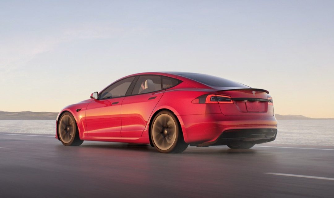 Vozidlá Tesla Model S a Model X dostali štandardné verzie s nižším výkonom a cenou.