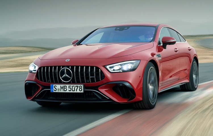 Vozidlá Mercedes-AMG budú mať motory V8 najbližších desať rokov.