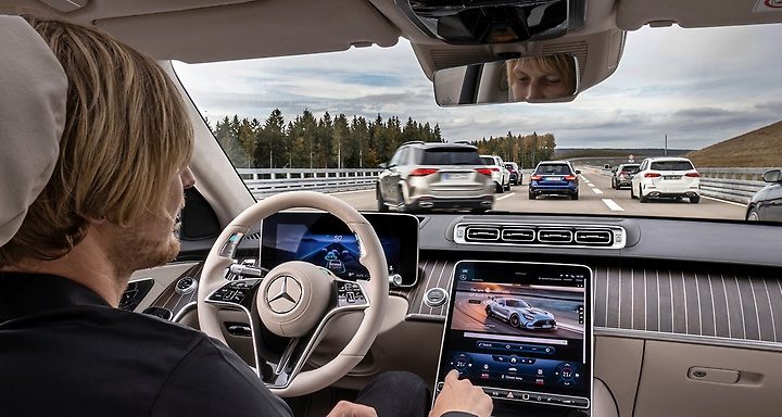 Mercedes-Benz triedy S bude môcť v Nemecku legálne jazdiť s autonómnym riadením tretej úrovne.