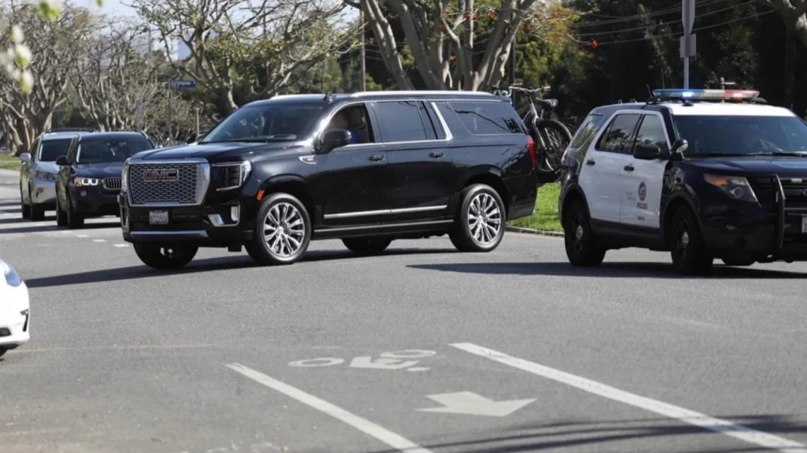 Arnold Schwarzenegger bol účastníkom nehody. Jeho auto sa stretlo s cyklistkou.