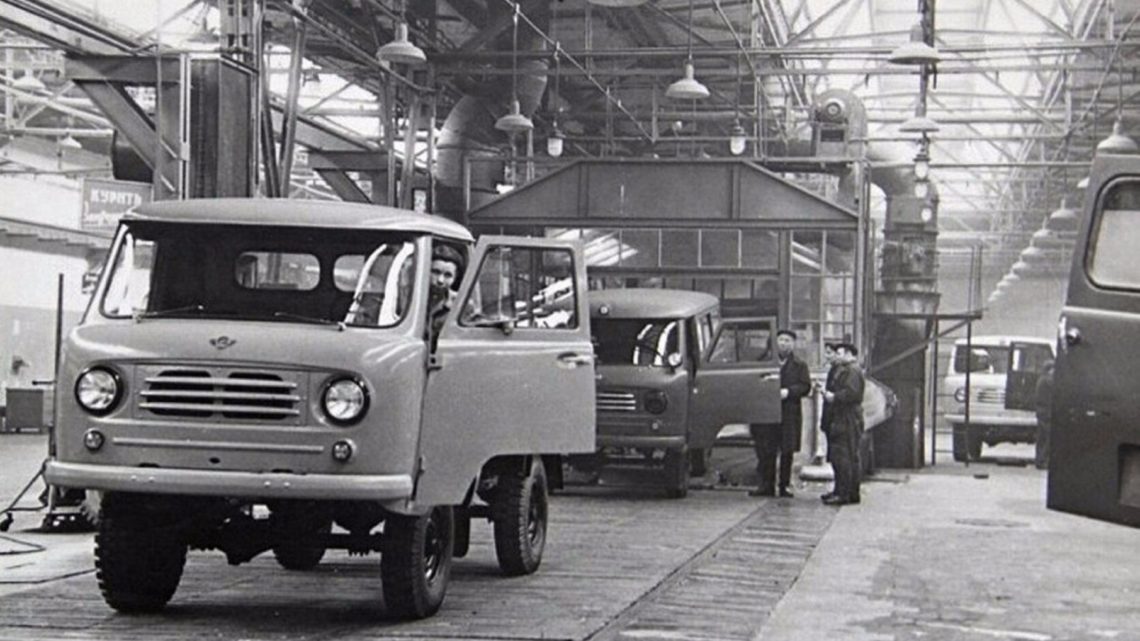 Jeden z tvorcov legendárneho vozidla UAZ „Buchanka“ zomrel.