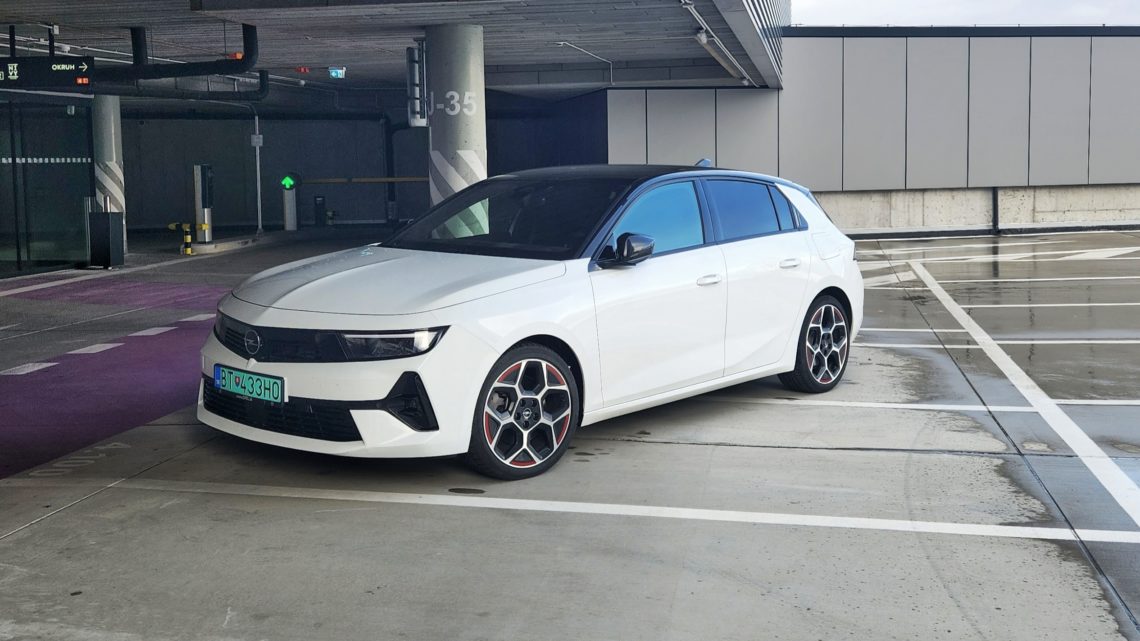 Opel Astra PHEV | Pekný dizajn, normálny výkon a zaujímavá spotreba | Test |
