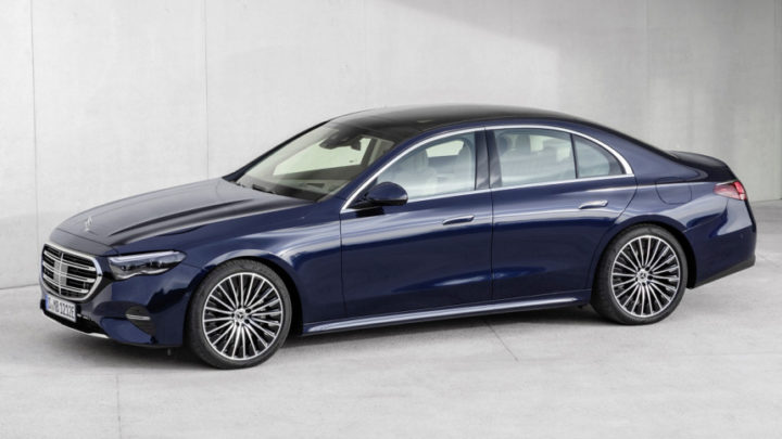 Nový Mercedes-Benz triedy E W214 je predstavený. Elegantný dizajn a moderný interiér.