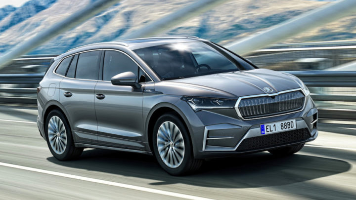 Škoda Enyaq prichádza v luxusnej verzii Laurin & Klement. Prichádza aj nový motor a batéria.
