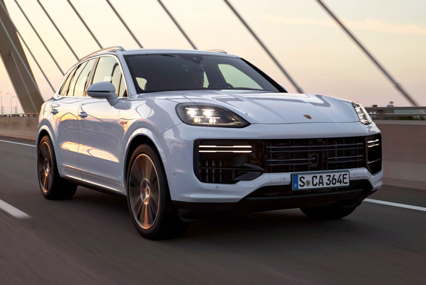 Porsche Cayenne Turbo E-Hybrid po aktualizácii má brutálny výkon až 739 koní.