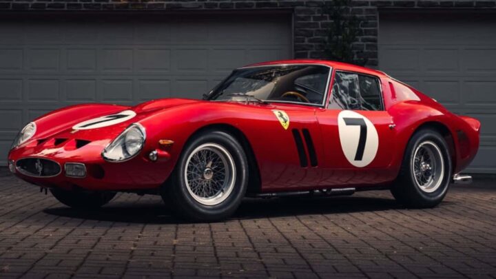 Špeciálne Ferrari 250 GTO bolo vydražené za rekordnú sumu.