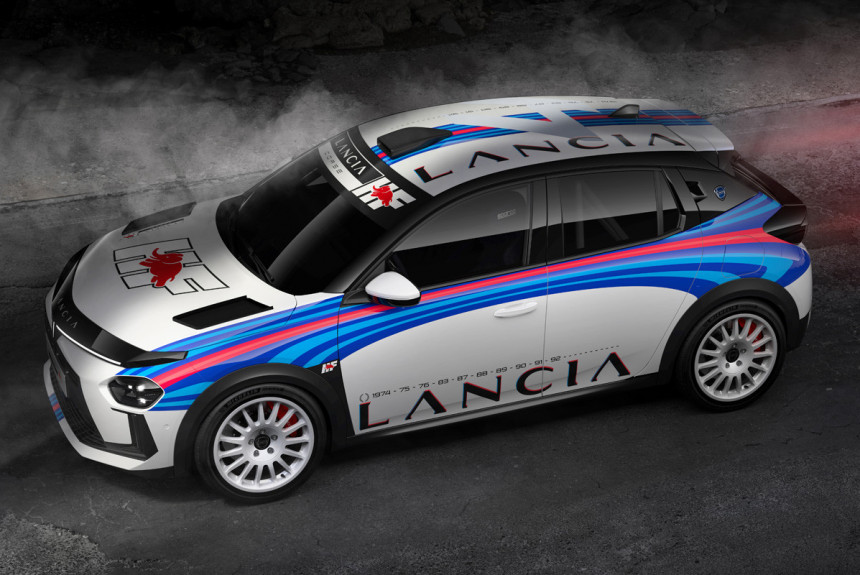 Lancia sa vracia do rally. Predstavený bol aj hothatch Ypsilon HF.