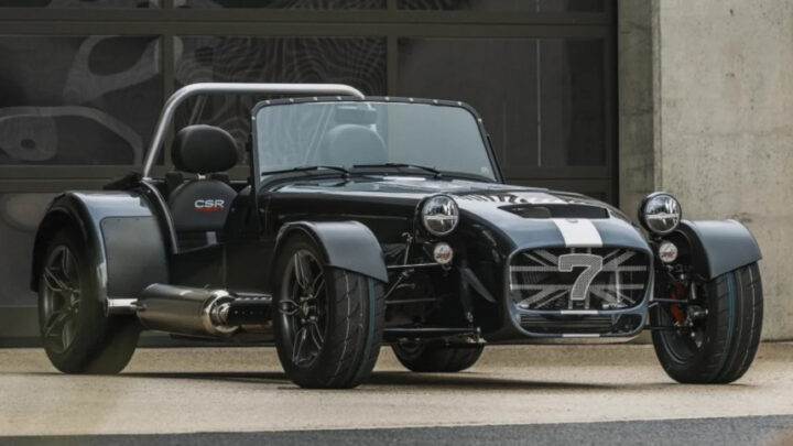 Extrémny Caterham Seven CSR Twenty oslávili výročie série