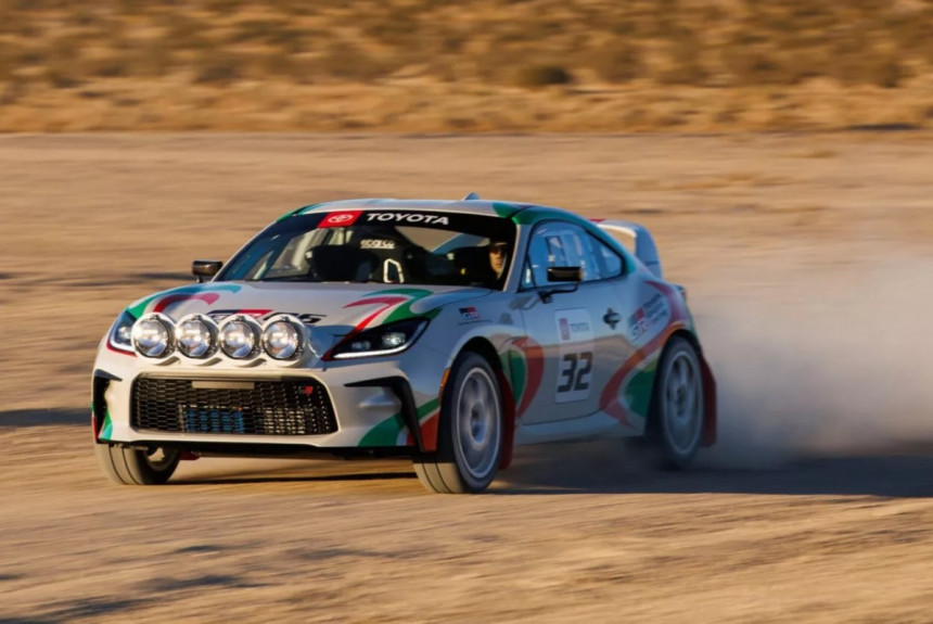 Vracia sa Celica GT-Four WRC? Toto je Toyota GR86 Rally Legacy turbo kupé s pohonom všetkých kolies. Vracia sa Celica GT-Four WRC? Toto je Toyota GR86 Rally Legacy turbo kupé s pohonom všetkých kolies.