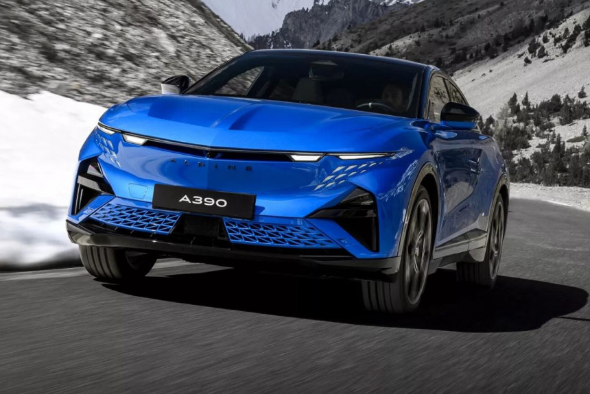 Toto je nový trojmotorový crossover Alpine A390.