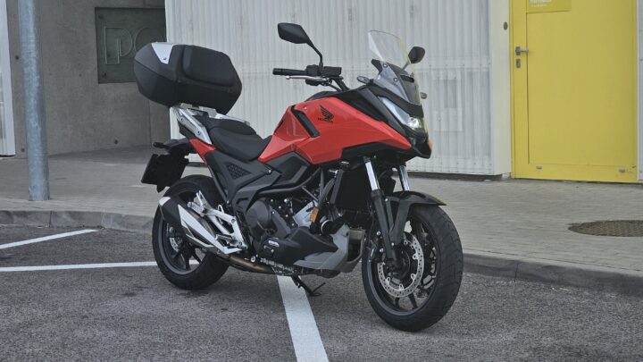 Honda NC750X DCT 2025 – motorka, ktorá mi každý deň dávala zmysel