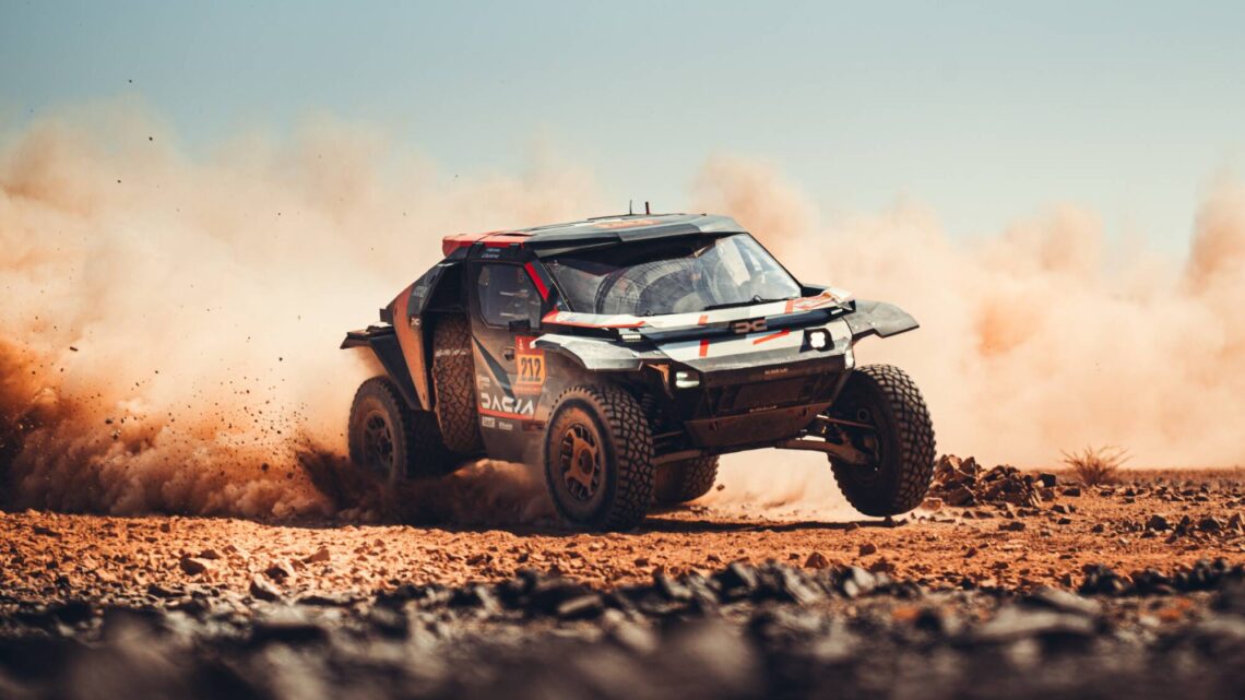 Tím Dacia Sandriders triumfoval na 48. Rally Dakar: Al‑Attiyah so Lurquinom dobyli púšť.