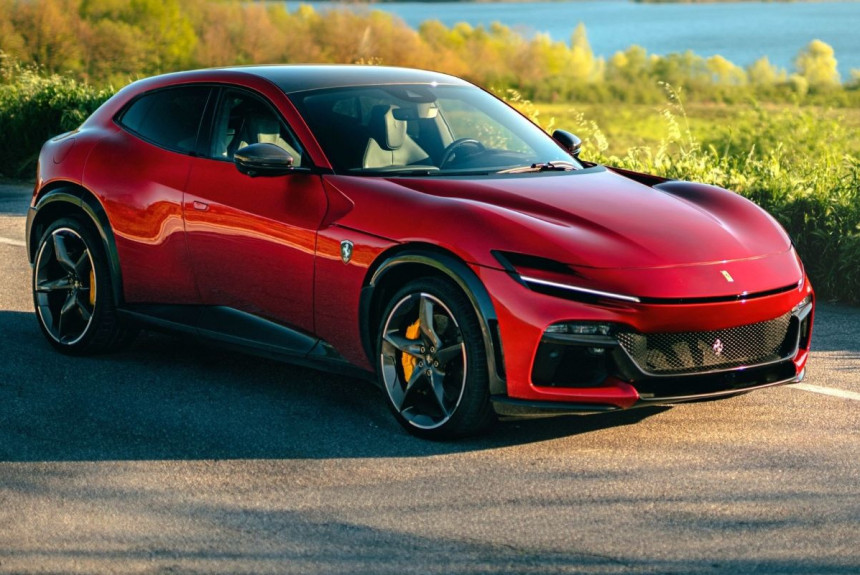 Ferrari Purosangue sa stalo obratnejším a hlasnejším.
