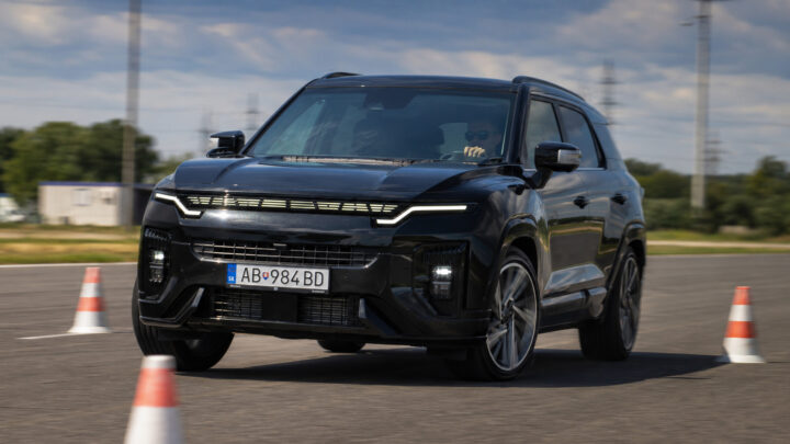 KGM Actyon Hybrid v losom teste: Veľké SUV nemusí znamenať nestabilné SUV.