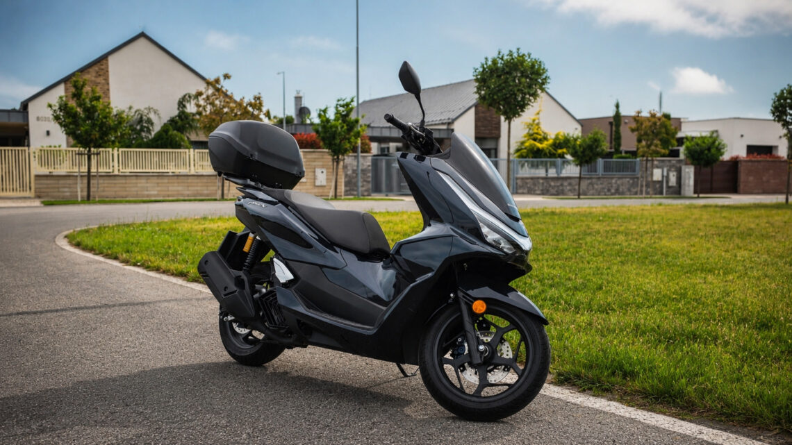 ​TEST: Honda PCX 125 – Mestský oblek, kúsok mora a lístok do Bratislavy